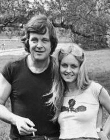 Esimese abikaasa Michael Witney äkiline surm