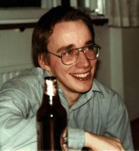 nace Linus Benedict Torvalds