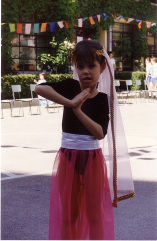 Primeros bailes en el colegio de Patricia Esteban