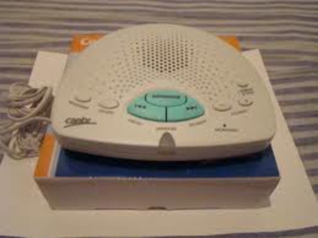 Se inventó la contestadora digital de teléfono.