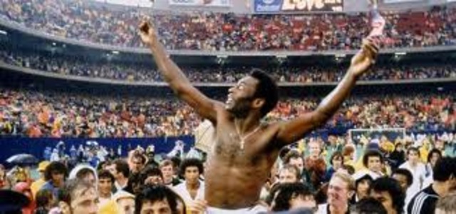 Pele plays his final game