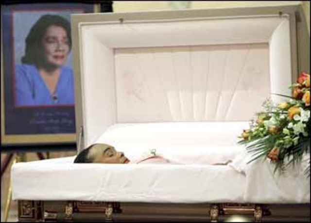 Coretta Scott King passes away