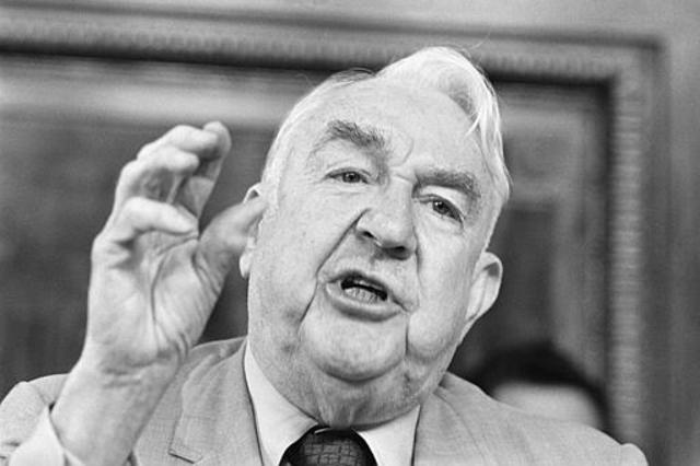 Sam Ervin begins investigation of break-in