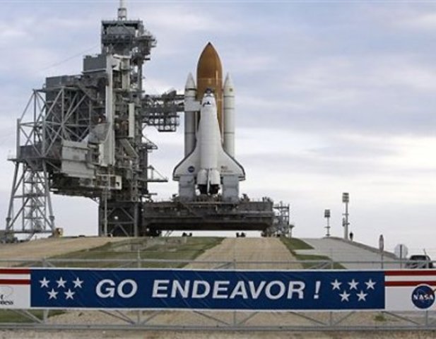 Space Shuttle Endeavor makes its maiden flight, as a replacement for a lost Space Shuttle.(STS-49)