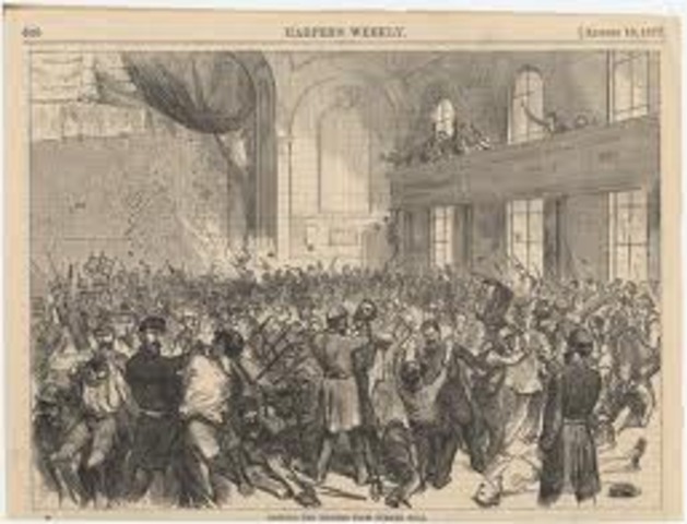 women protestagainst wage cuts