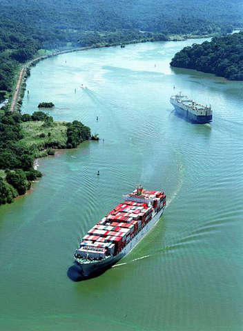 Panama Canal completed (1904-1914)