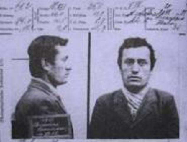 Benito Mussolini is arrested