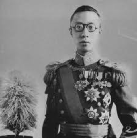 Chinese Nationalists Oust the Last Qing Emperor