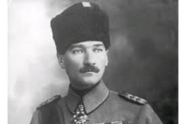 Mustafa Kemal transforms Turkey into Republic