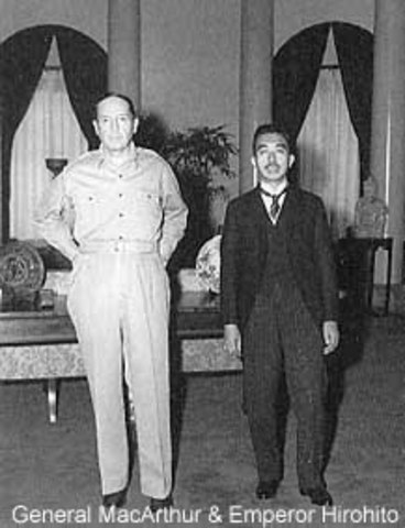 Emperor Hirohito visits MacArthur