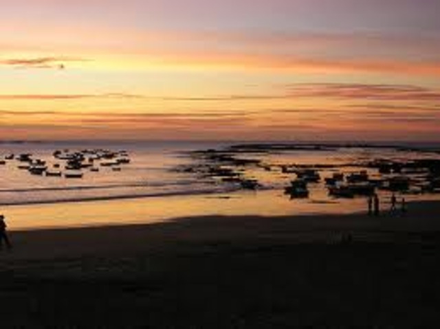 The Grand Fleet of 17 ships depart Cádiz.