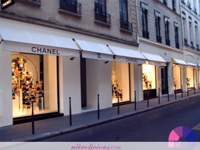 Coco Chanel opens her first dress shop, on la rue Cambon in Paris.