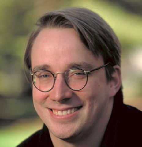 Linus Torvalds anuncia que está desarrollando la creación de un Sistema Operativo (S.O)