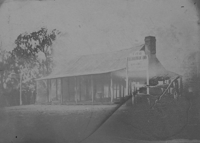 Shootout between police and the kelly gang at glenrowan inn