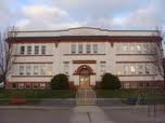 Je est aller a l'ecole pour le premier temps.