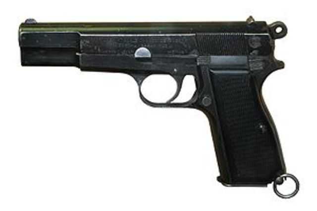 Browning Hi-Power (a 9mm)