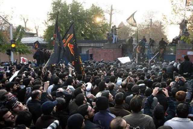 Shah enters U.S.; Embassy in Tehran seized