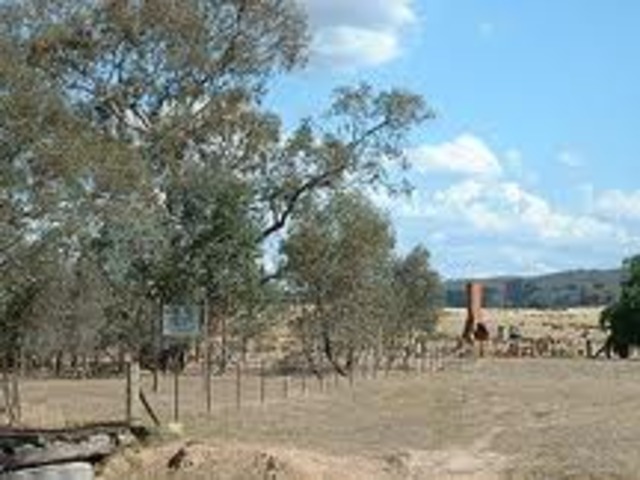 The Kelly family moved again