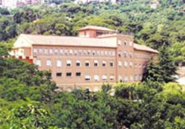 La Clara arriba al Col.legi Montserrat