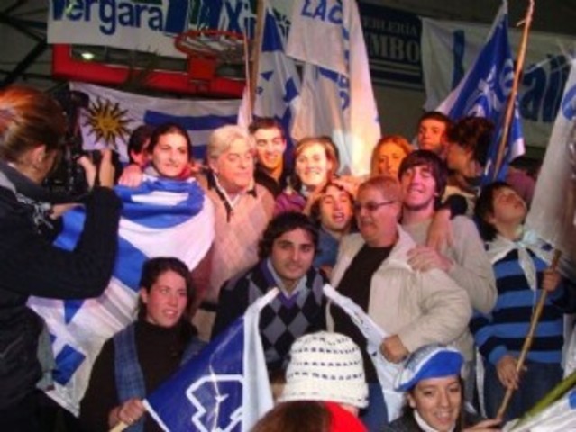 Jóvenes blancos con soluciones