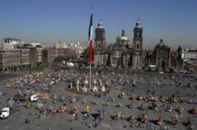 Creación del Departamento de Turismo  (dentro de la SE), (México). 43300 Turistas.