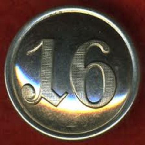 German troops of the 16th Regiment of the 22nd Airlanding Division take Fort Stalin in Sevastopol.