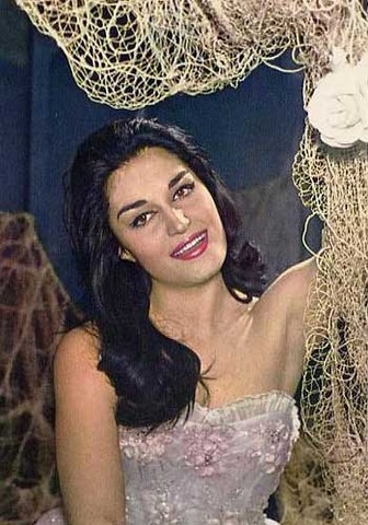 Photo taken in 1956 Ya en Paris probando suerte como actriz