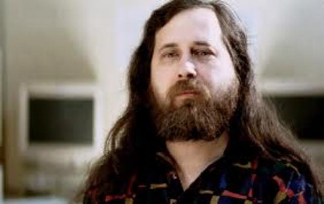 Richard Stallman fundó el proyecto GNU
