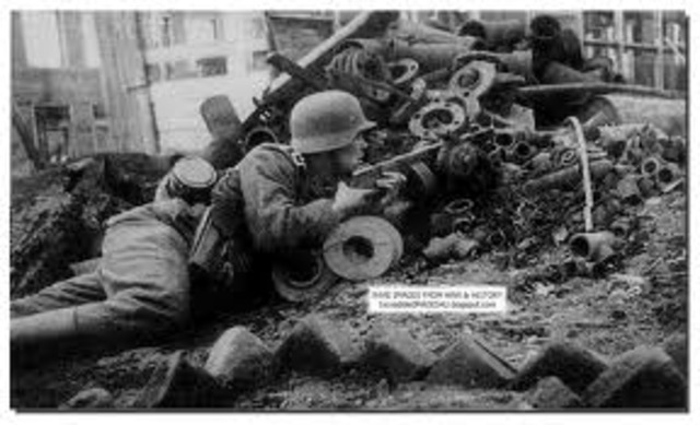 1942 Russians stop Nazi advance at Stalingrad save Moscow