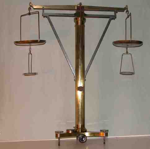 he invented the hydrostatic balance called Balancetta