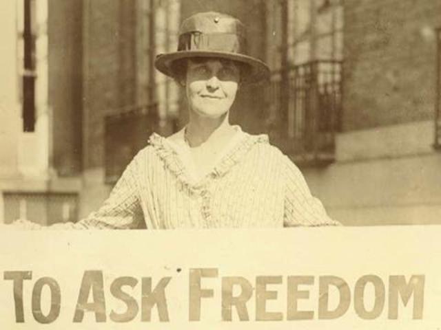 Women earn the right to vote in US