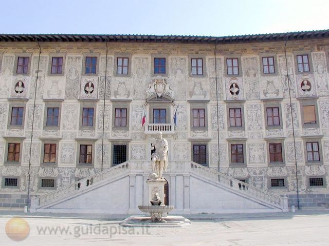 he enrolls in arts at the University of Pisa