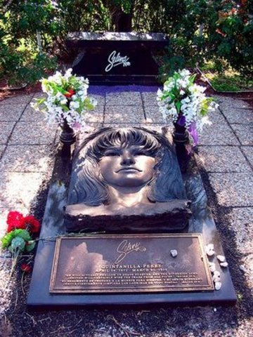 1995 Dies in Corpus Christi Texas