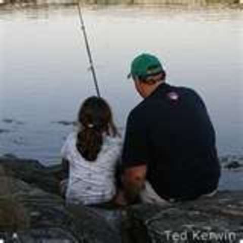 Cuando yo tenía once años, yo hacía unos video, yo pescaba con mi padre, y yo contaba muchas canciones.