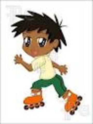 Cuando yo tenía siete años, yo usaba la computadora para jugar juegos, yo patinaba en patines, y yo esquiaba también.