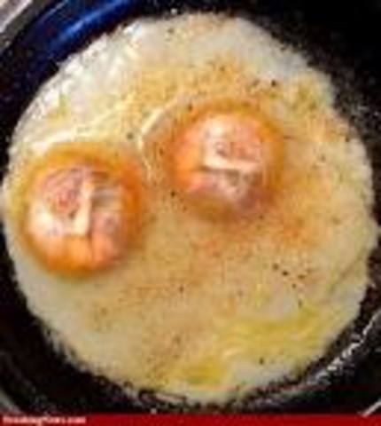 Cuando yo tenía diez años, yo cocinaba huevos, yo montaba en monopatín, y yo cobraba en la tienda de mi hermana.