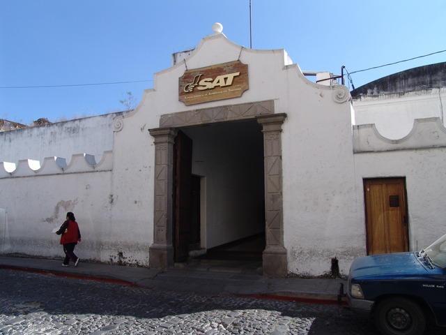 Se funda La Casa de Moneda de Guatemala.