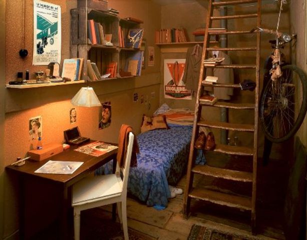 The Van Daan's move into the secret annexe