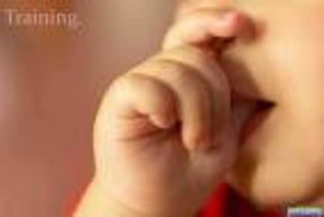 Cuando yo tenía dos años, yo chupaba mi pulgar, llorbaba, y cominiba.