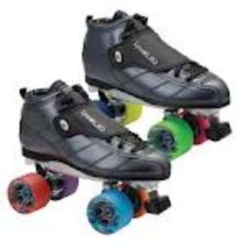 Cuando yo tenía seis años , yo patinaba con mi perro en la yarda, hacía un picnic y me reía con mis amigos.