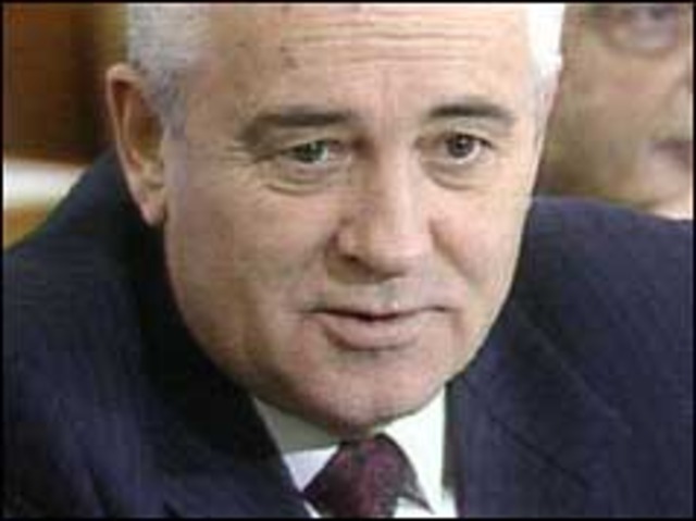 Gorbachev Steps Down