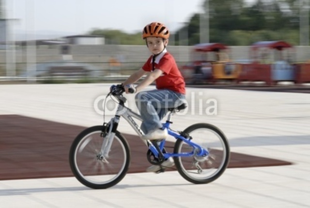APRENDI A MONTAR BICICLETA