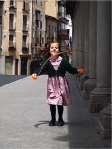 Cuando yo tenía siete años, yo les molestaba a mis primos,