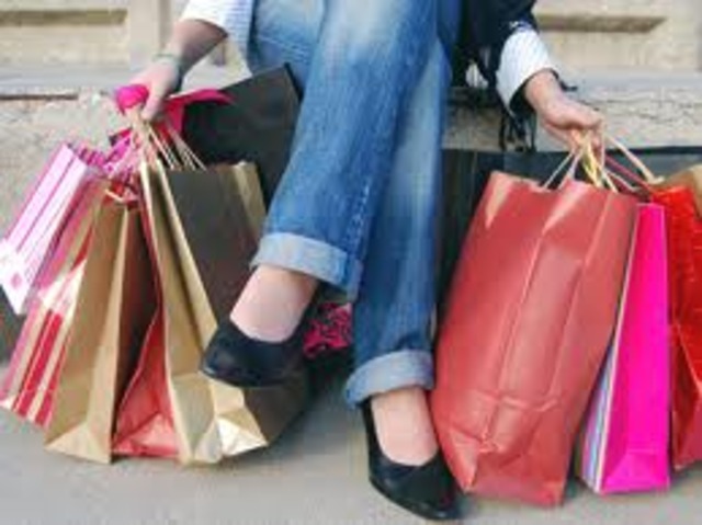 Cuando yo tenía trece años, yo iba de compras, compraba la ropa y comía helado.