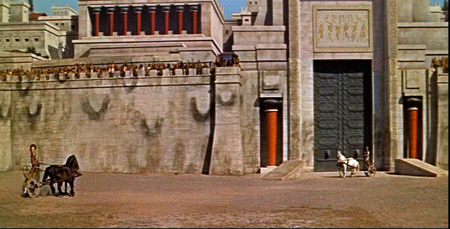 Trojans Retreat Into City Walls