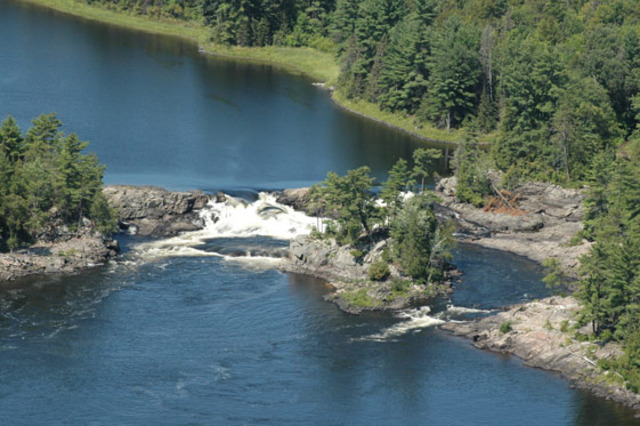 Champlain finds a good trading rout