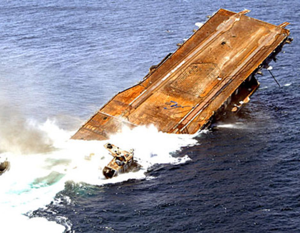 The aircraft carrier USS Oriskany is sunk in the Gulf of Mexico to be an artificial reef