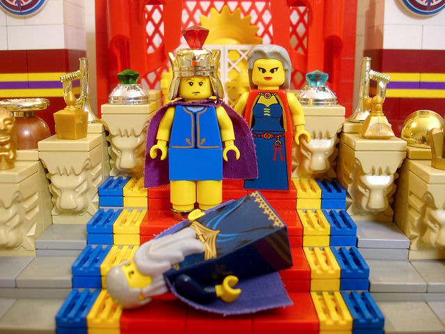 Rehoboam Begins Reign