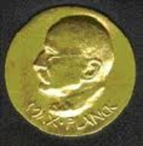 Einstein gets the Max Planck Medal