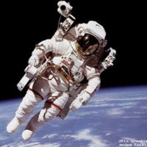 Untethored space walk